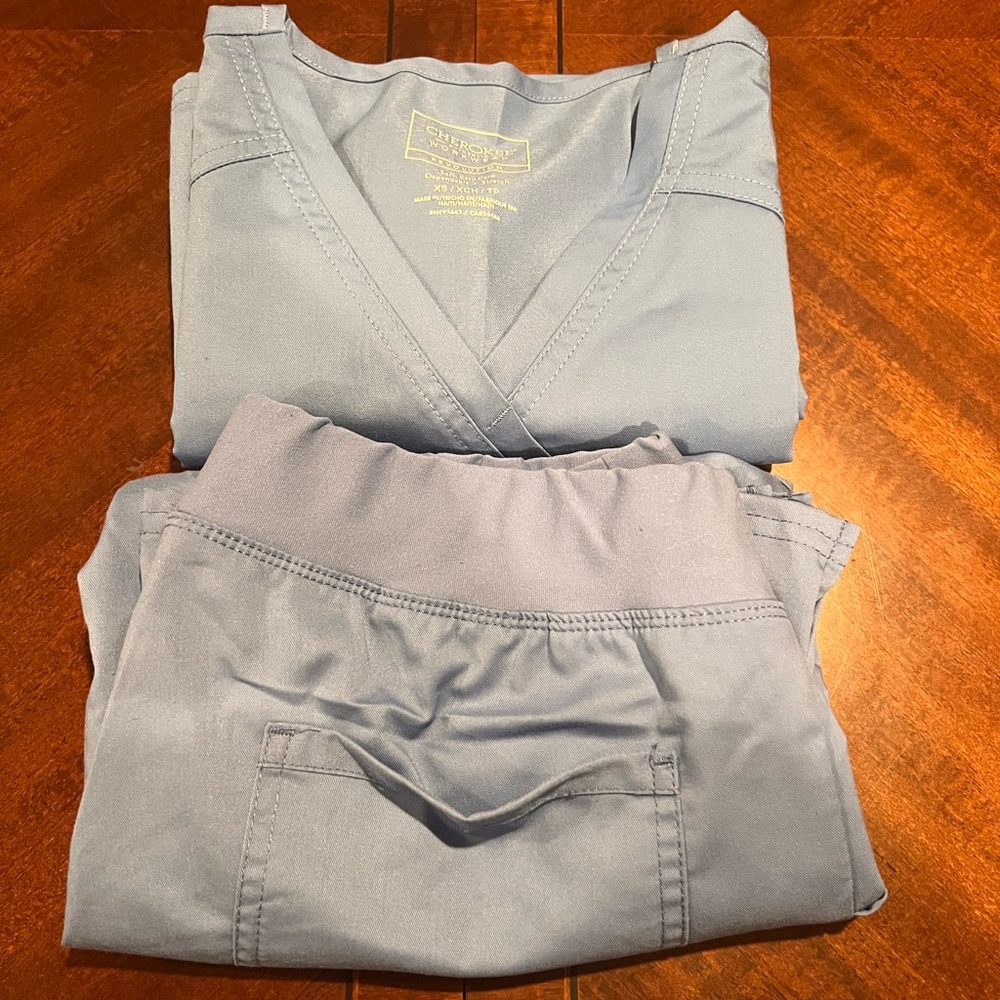 Women’s Cherokee authentic workwear scrubs